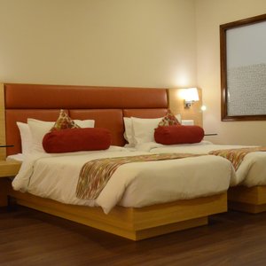 deluxe_room_2.JPG