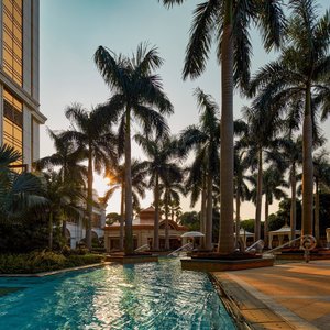 The Ritz-Carlton Pool Bar