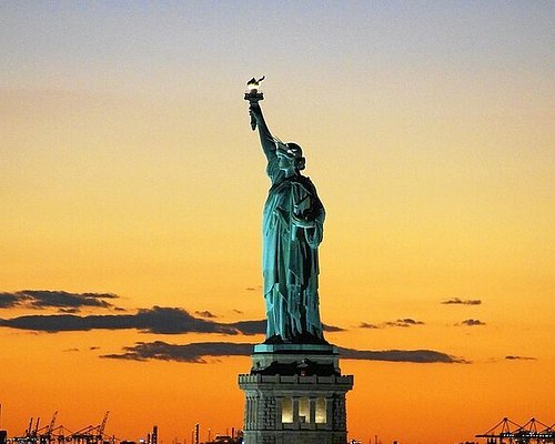 NYC: Statues of Liberty on Parade - All Star Game #2