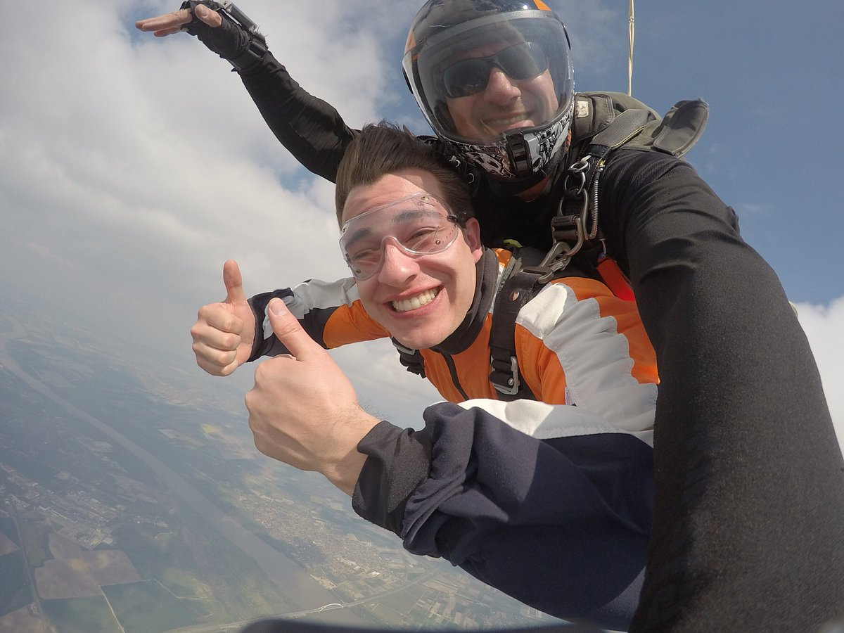 Skydiving Budapest, Будапешт: лучшие советы перед посещением - Tripadvisor