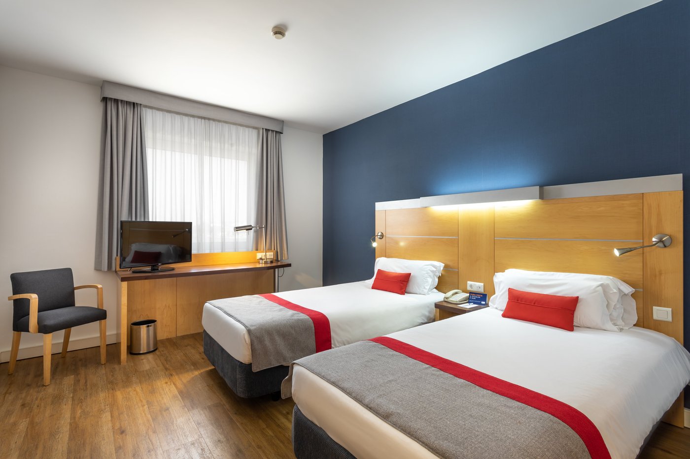 HOLIDAY INN EXPRESS LISBON - OEIRAS, AN IHG HOTEL $80 ($̶1̶4̶4̶ ...