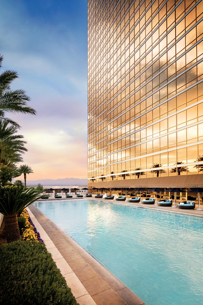 Trump International Hotel Las Vegas Pool Pictures And Reviews Tripadvisor