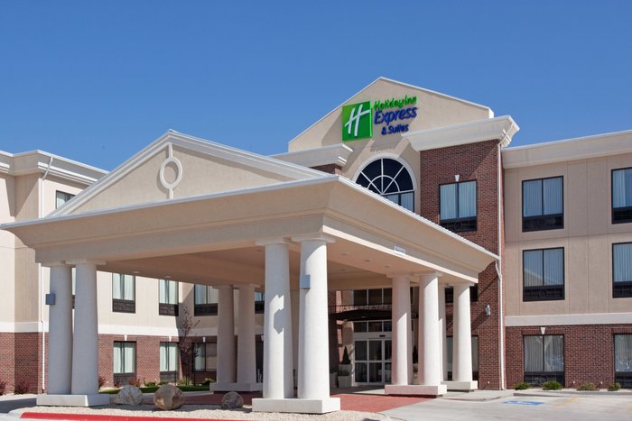 HOLIDAY INN EXPRESS & SUITES BUFFALO, AN IHG HOTEL $90 ($̶1̶2̶4̶ ...