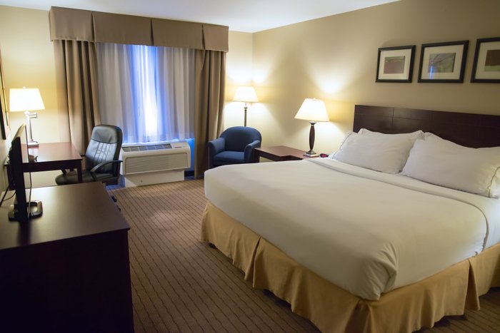 HOLIDAY INN EXPRESS DEVILS LAKE - Updated 2023 Reviews (ND)