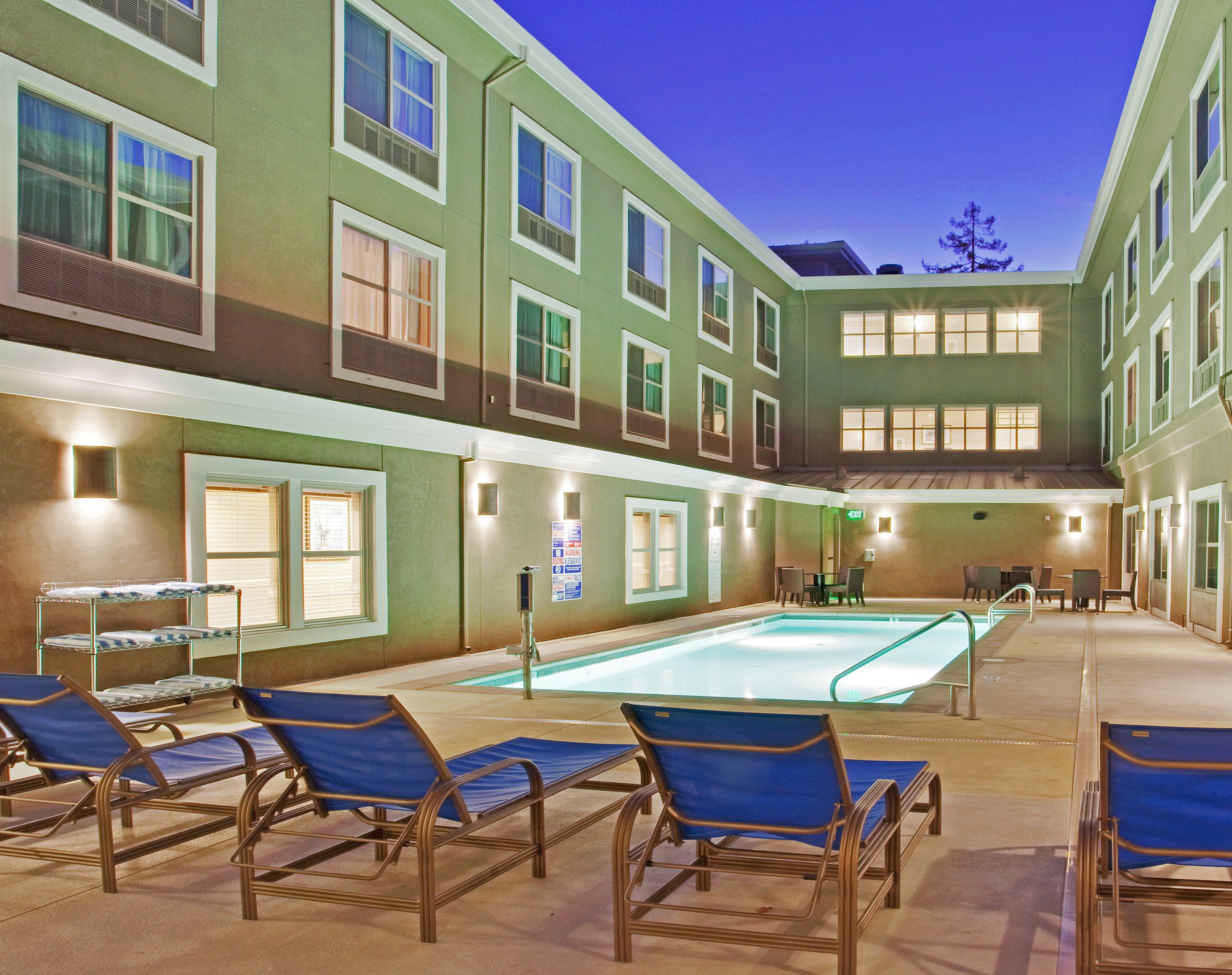 Holiday Inn Express Suites Santa Cruz an IHG Hotel Pool