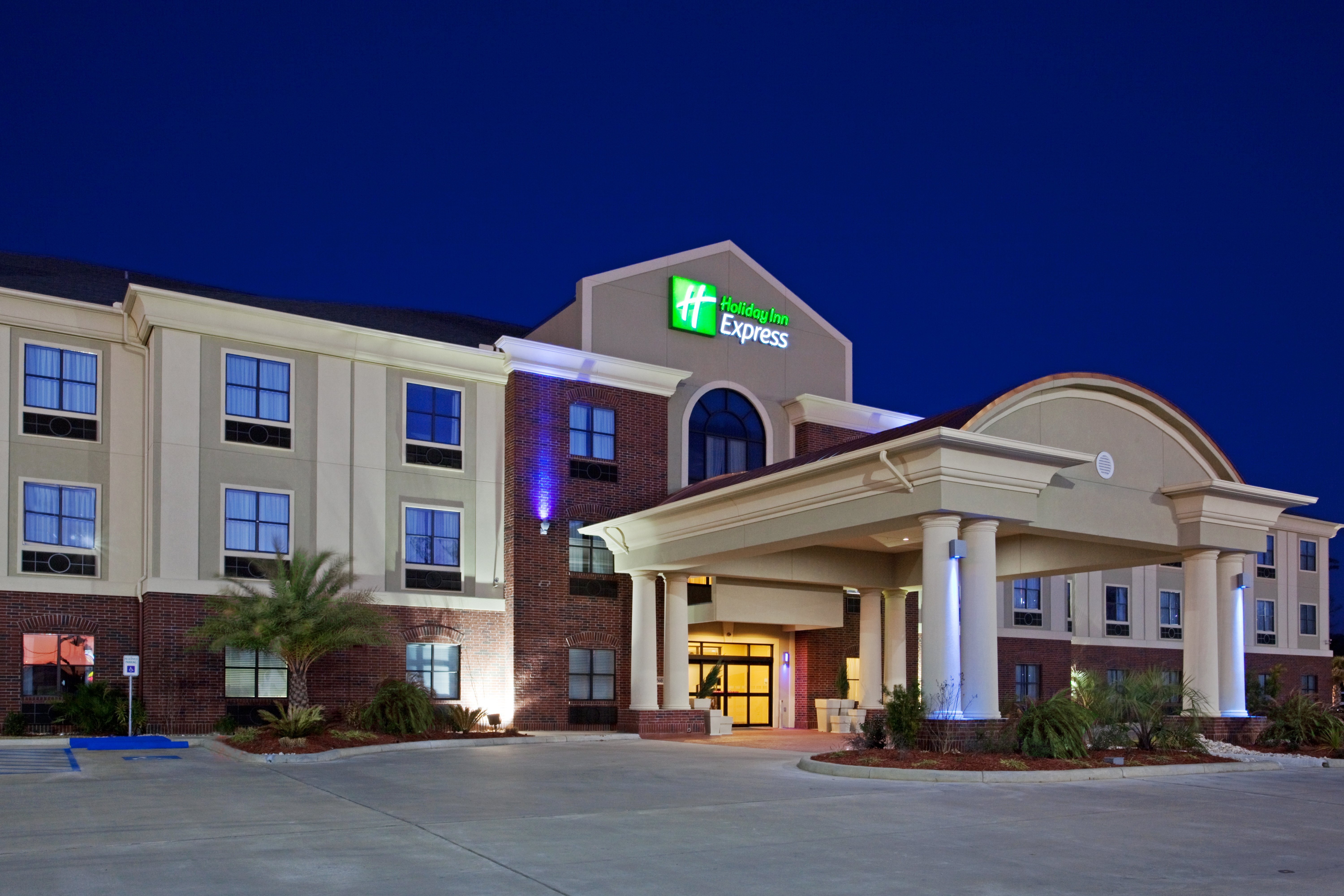 HOLIDAY INN EXPRESS SUITES VIDOR SOUTH AN IHG HOTEL