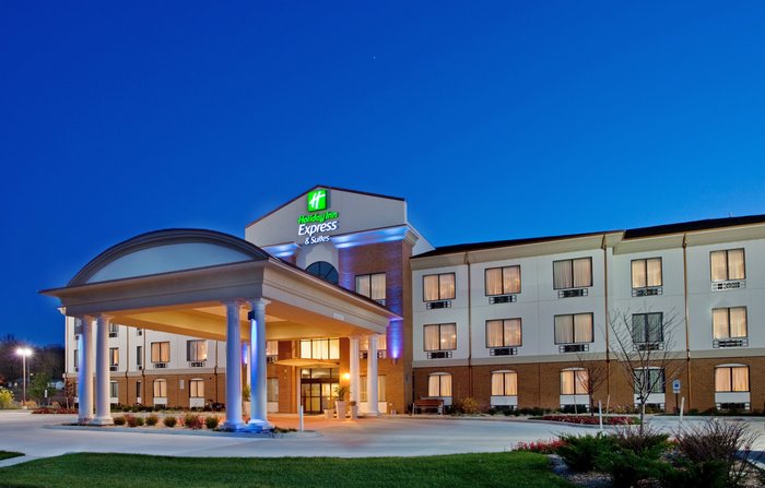 HOLIDAY INN EXPRESS & SUITES ST CHARLES $109 ($̶1̶4̶0̶) - Updated 2023 ...