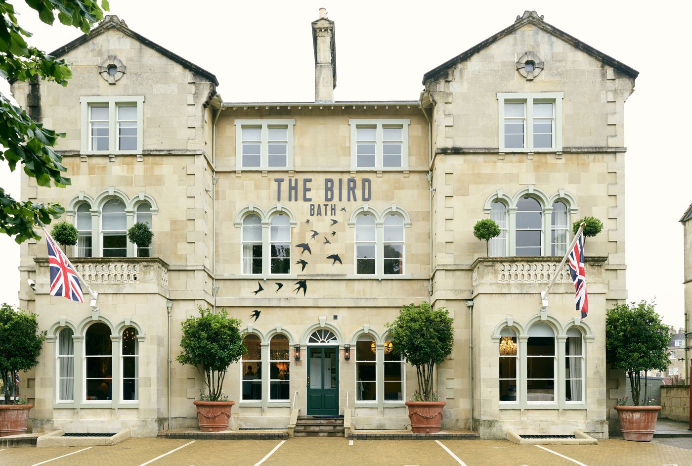 Top ten hotels in hot sale bath