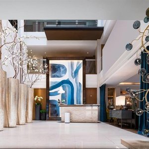 Lobby Lounge I