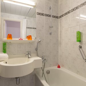 Thon Hotel Brussels Airport - Bathroom