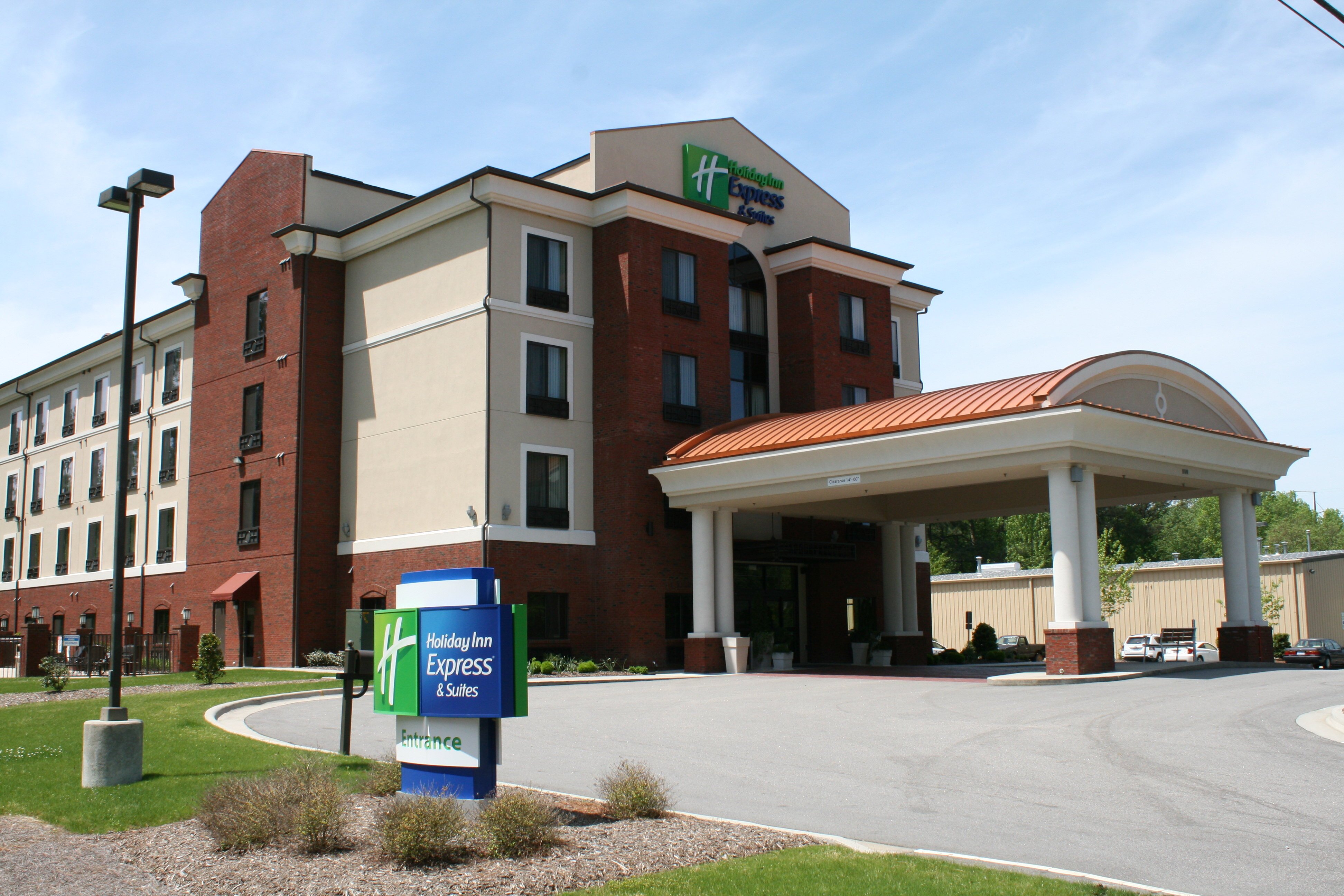 HOLIDAY INN EXPRESS SUITES ROCKINGHAM AN IHG HOTEL 111