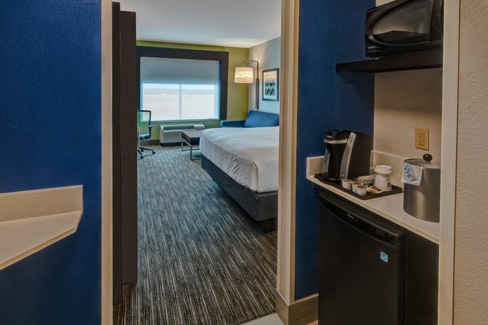 HOLIDAY INN EXPRESS & SUITES JACKSON NORTHEAST $102 ($̶1̶2̶2̶ ...