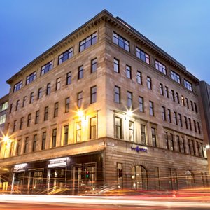 Hotel Indigo enjoys a peaceful location at night