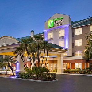 Inviting view of the Holiday Inn Express and Suites I-75 Sarasota