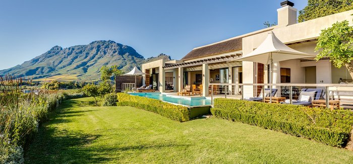 DELAIRE GRAFF ESTATE Room with a pool view