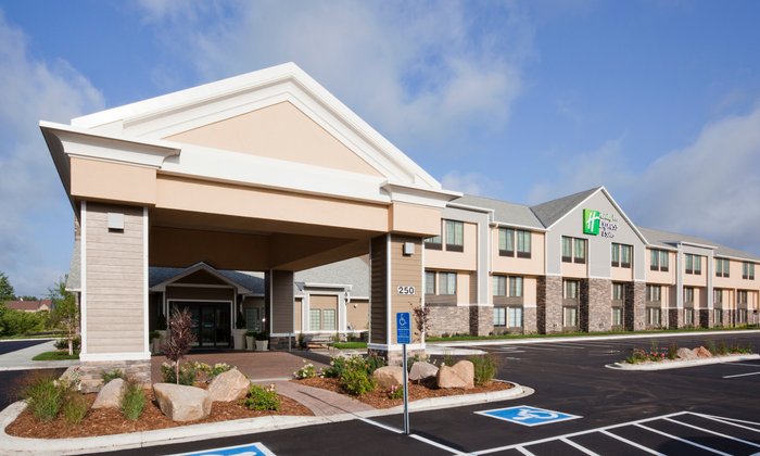 Holiday Inn Express & Suites Willmar, An Ihg Hotel $179 ($̶2̶0̶5̶ 