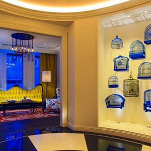 Pittsburgh Hotel Lobby With A Relaxing Seating Area for Guests