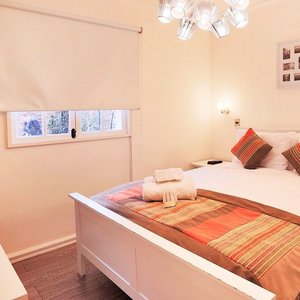 918492 Guest Room