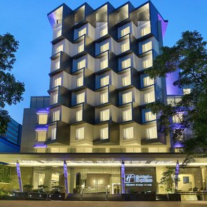 Hotel Exterior of Holiday Inn Express Jakarta Wahid Hasyim
