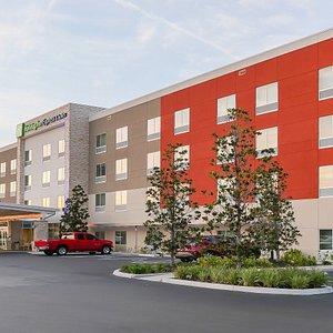 Welcome to the new Holiday Inn Express & Suites Tampa East!