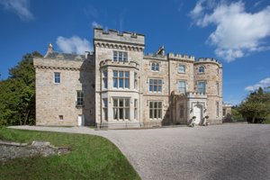 Crossbasket Castle in Blantyre