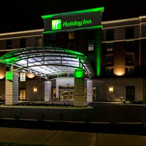 Best hotel to stay in Paducah Riverfront area.