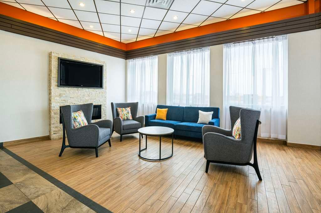 COMFORT INN SUITES BARRIE Updated 2023 Prices Hotel Reviews Ontario   Hotel Lobby 