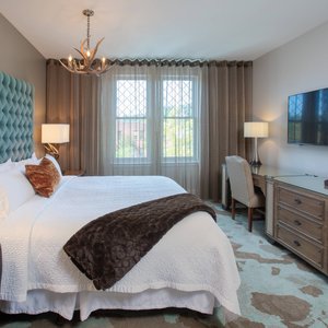 King Manor House Guest Room