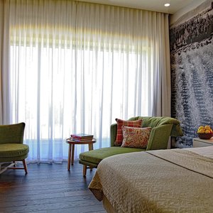 Sadot Room