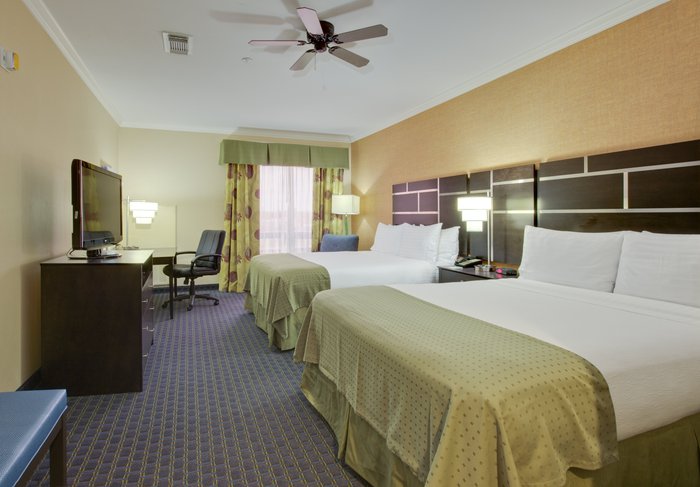 HOLIDAY INN HOUSTON EAST-CHANNELVIEW, AN IHG HOTEL $98 ($̶1̶0̶4̶ ...