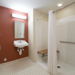 Red Roof Inn & Suites Philadelphia - Bellmawr in Bellmawr