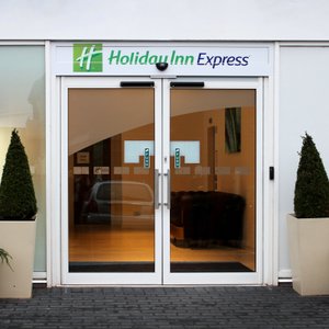 Bright and welcoming entrance