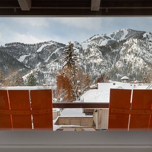 Tamarack Lodge King Fireplace Suite with Mountain View