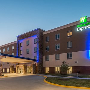 Welcome to the Holiday Inn Express- Troy, IL!