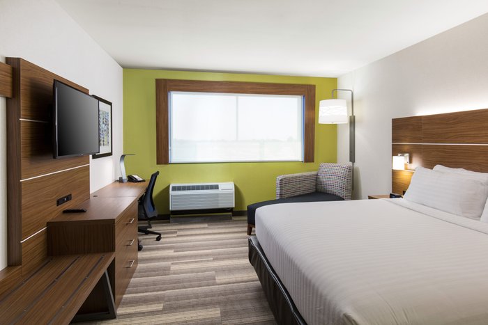 Holiday Inn Express Visalia Sequoia Gateway Area - hotel rooms