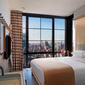 King Guest Room - City View