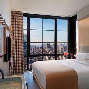 King Guest Room - City View