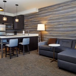 Queen/Queen Studio Suite - Living Area