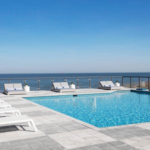 Delta Hotels by Marriott Virginia Beach Bayfront Suites in Virginia Beach