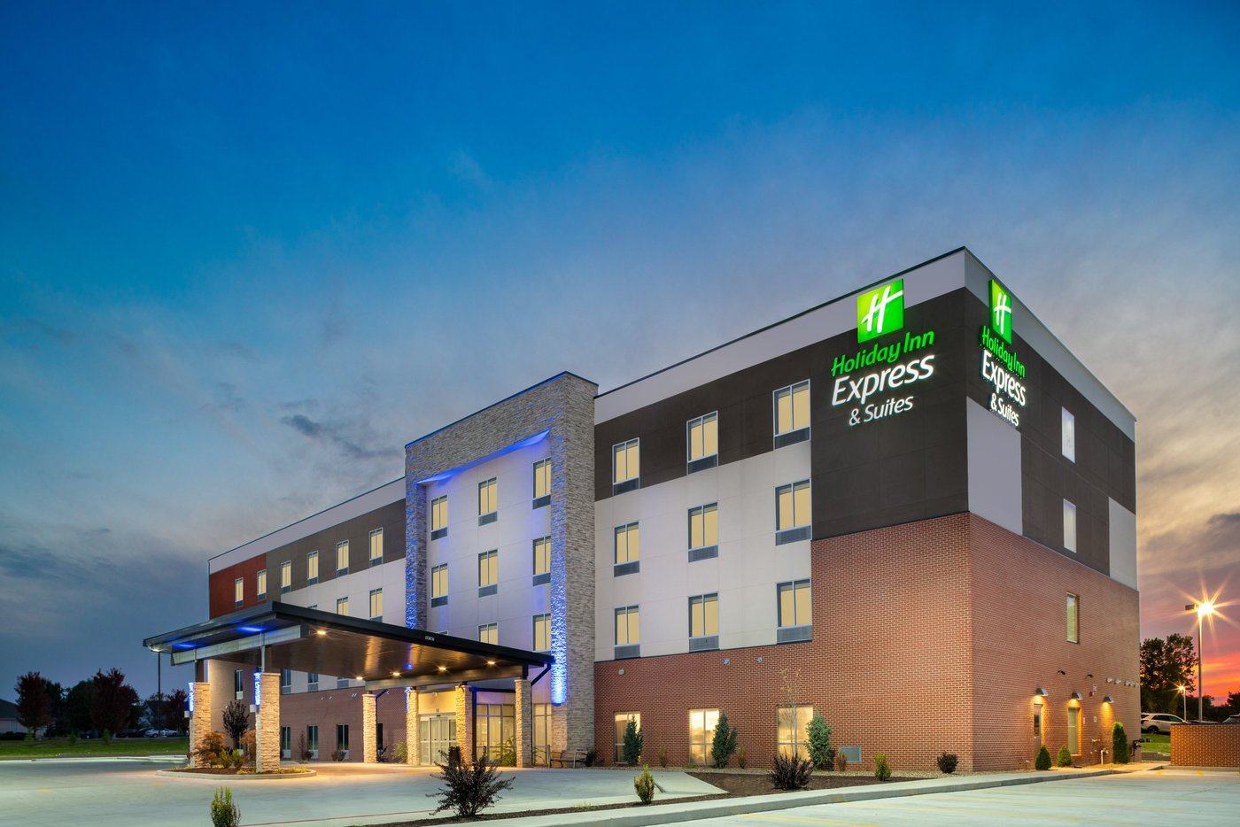 HOLIDAY INN EXPRESS & SUITES ST PETERS, AN IHG HOTEL $117 ($̶1̶3̶4̶ ...