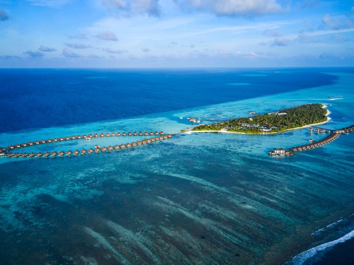 The Jet Pack Dream Lives On – Maldives Resort Workers