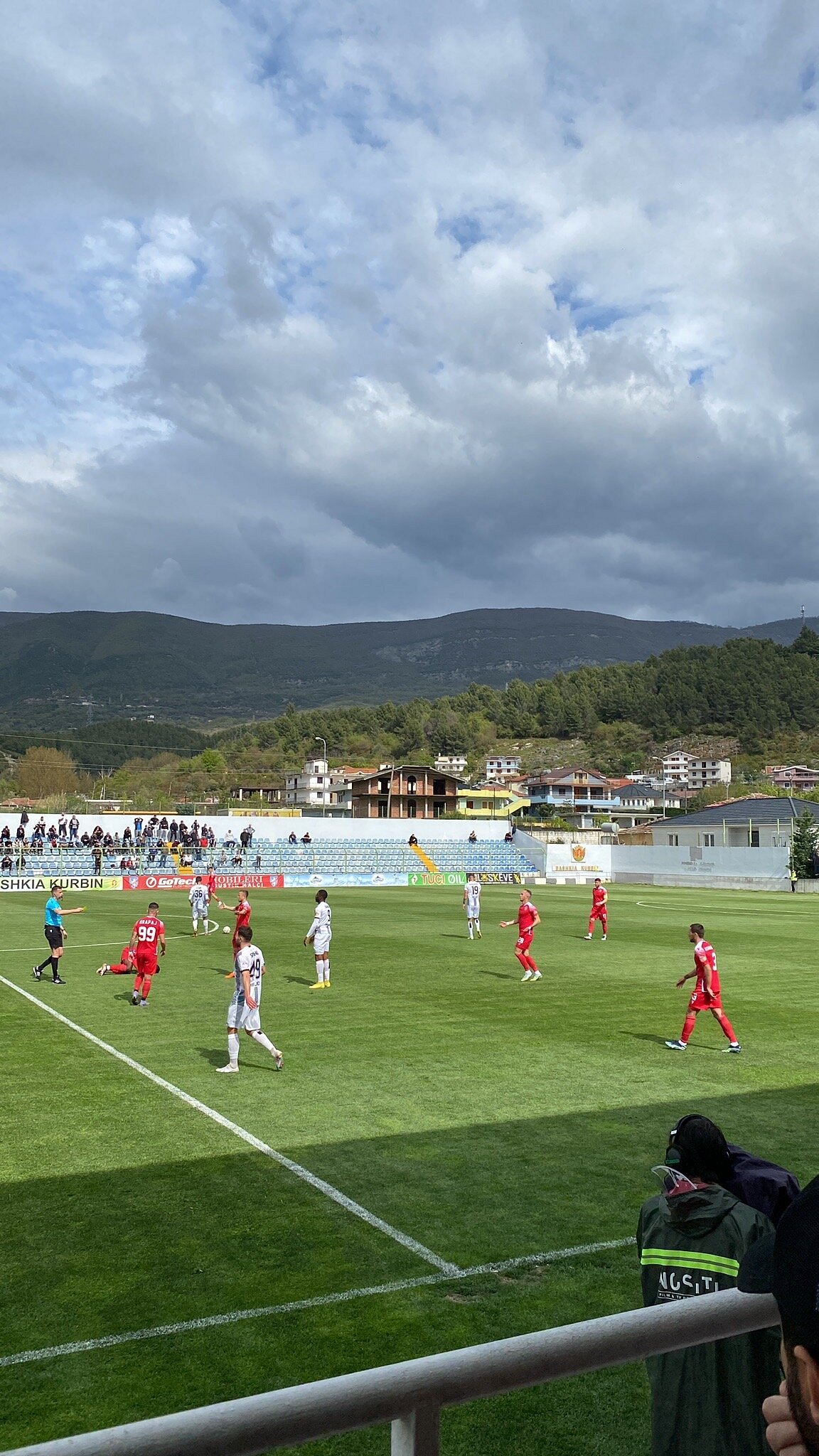 Stadiumi Laçi 