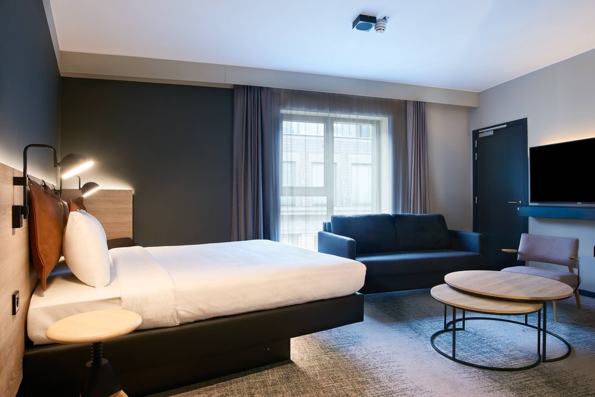 Moxy Brussels City Center Rooms: Pictures & Reviews - Tripadvisor