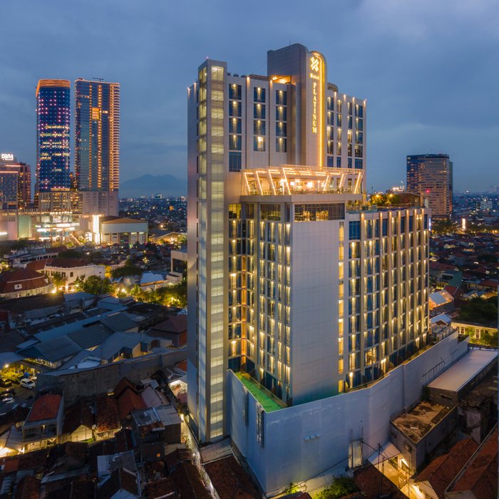 PLATINUM HOTEL TUNJUNGAN SURABAYA (AU$68): 2023 Prices & Reviews ...