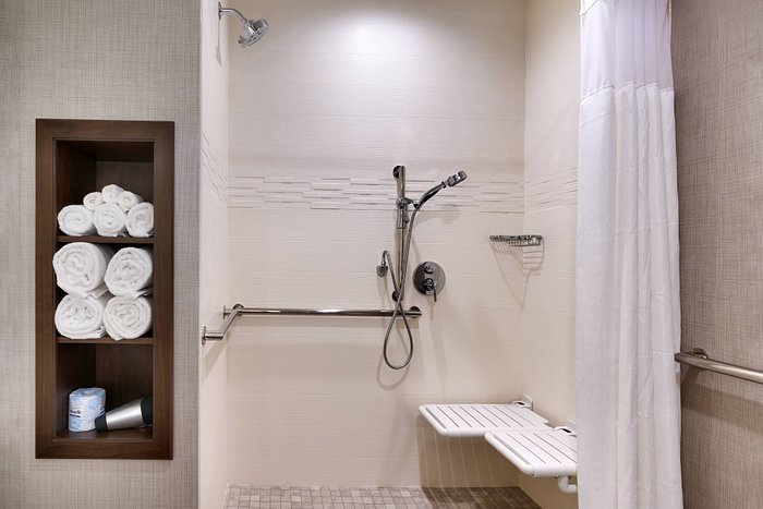 bellagio-bathroom-roll-in-shower-1 - Wheelchair Travel