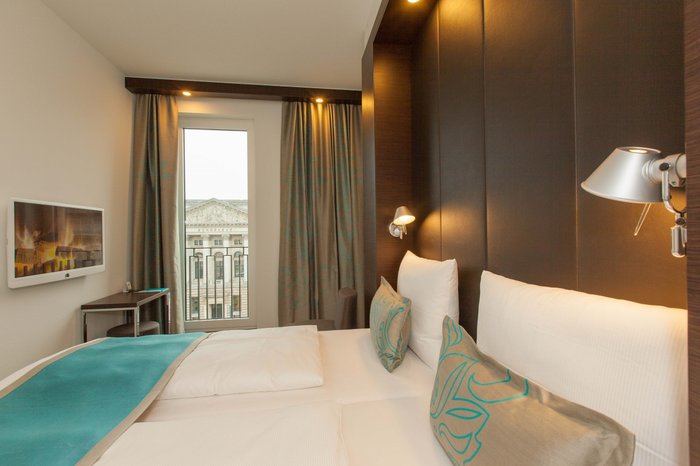 MOTEL ONE BERLIN-POTSDAMER PLATZ $112 ($̶1̶4̶8̶) - Updated 2023 Prices ...