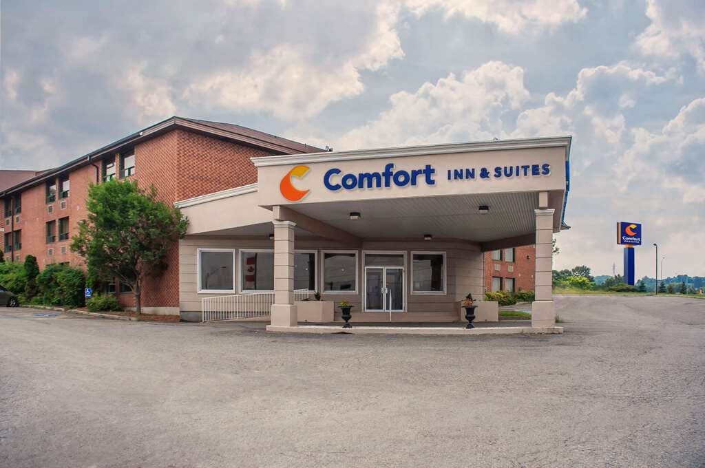 COMFORT INN & SUITES BARRIE - Updated 2023 Prices & Hotel Reviews (Ontario)