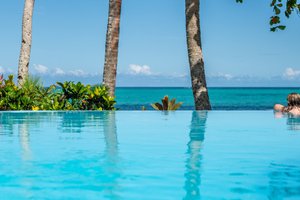 Pool & Beach
