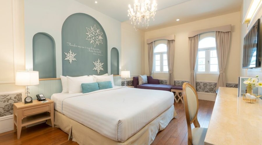 Deluxe Suite