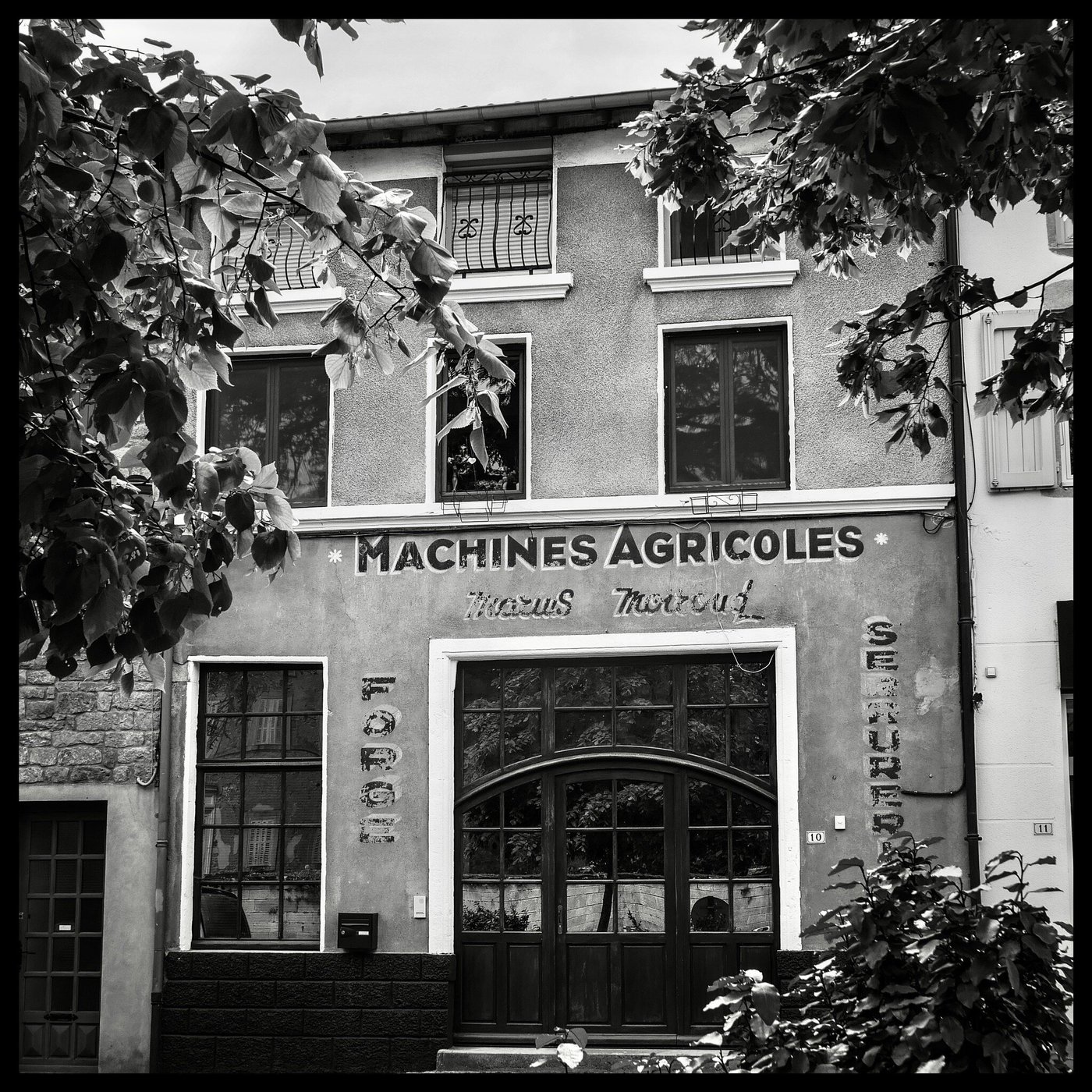LE MARRONNIER, Tramayes - 3 Place du Souvenir - Restaurant Reviews, Photos & Phone Number - Tripadvisor